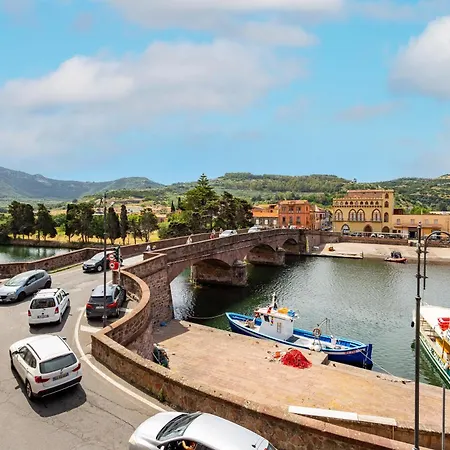 Splendida Vista Sul Fiume Bosa